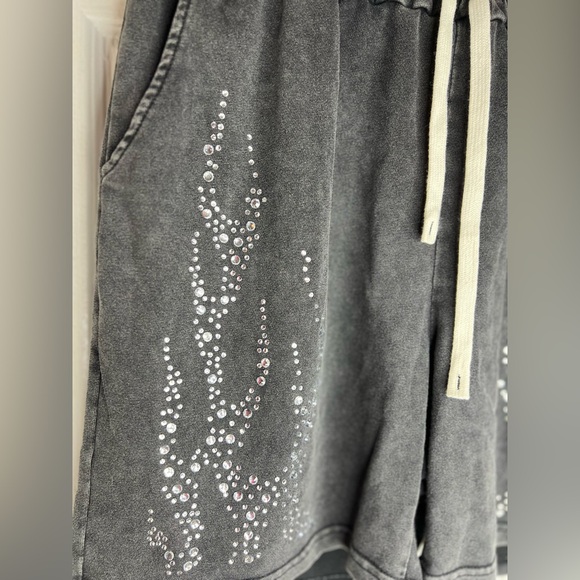 Rowme Men’s Pull On Grunge Goth Band Flame Rhinestone Lightweight Shorts X-Large - Picture 3 of 8